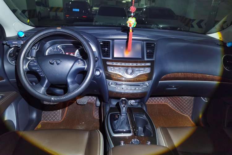 Used Infiniti QX60 2016 2.5 S/C Hybrid Two-Wheel-Drive Excellence Edition China V Standard Center Console