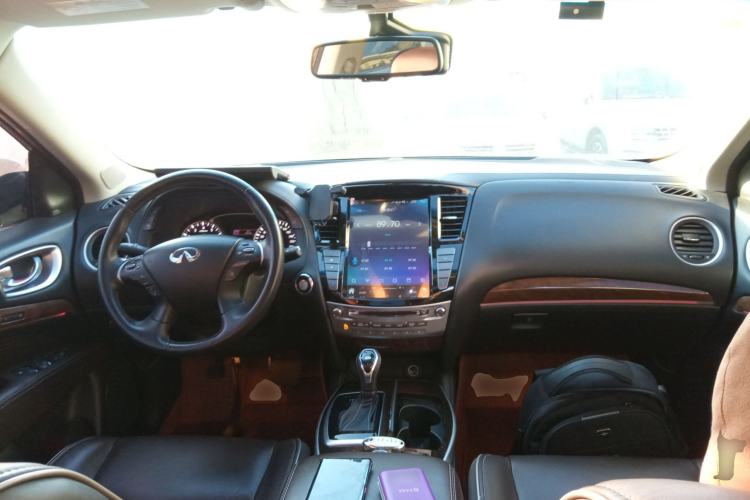 Used Infiniti QX60 2016 2.5 S/C Hybrid Four-Wheel Drive All-Terrain Version China V Emission Standard Center Console