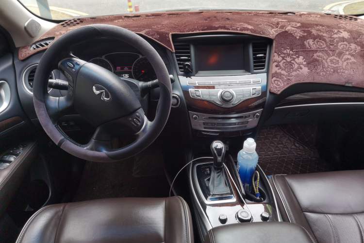 Used Infiniti QX60 2016 2.5 S/C Hybrid Two-Wheel-Drive Excellence Edition China V Standard Center Console