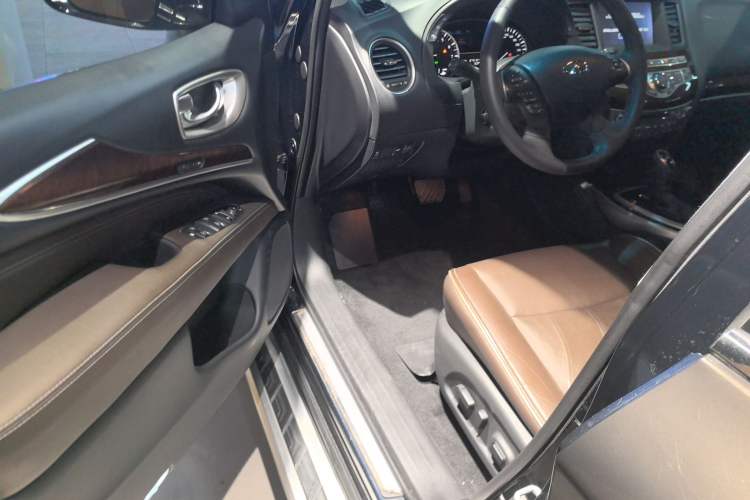 Used Infiniti QX60 2016 2.5 S/C Hybrid Two-Wheel-Drive Excellence Edition China V Standard Driver Seat