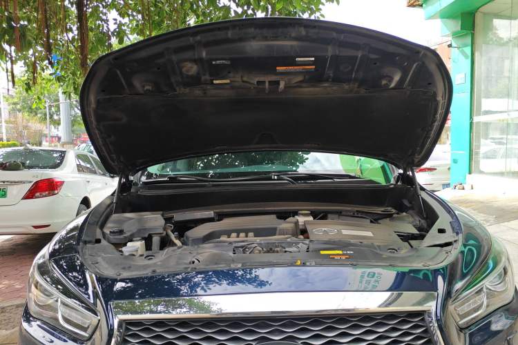 Used Infiniti QX60 2016 2.5 S/C Hybrid Two-Wheel-Drive Excellence Edition China V Standard Engine Bay