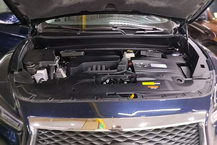Used Infiniti QX60 2016 2.5 S/C Hybrid Two-Wheel-Drive Excellence Edition China V Standard Engine Bay