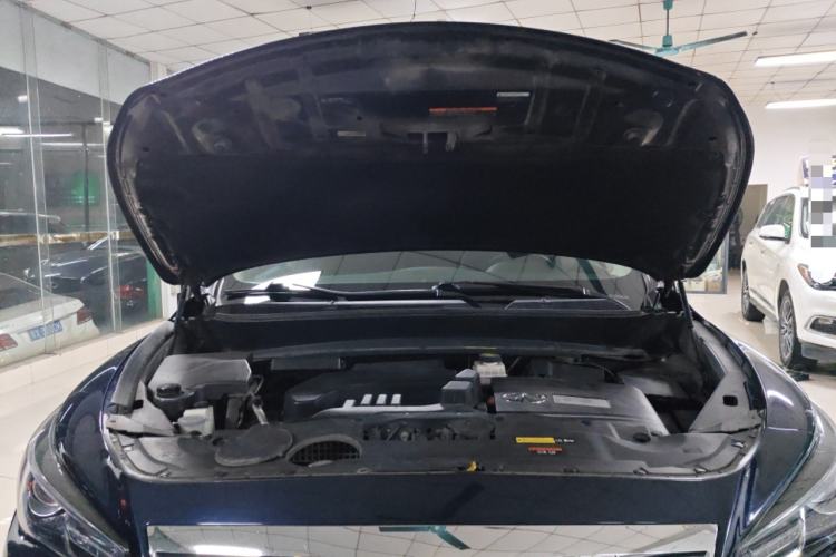 Used Infiniti QX60 2016 2.5 S/C Hybrid Two-Wheel-Drive Excellence Edition China V Standard Engine Bay