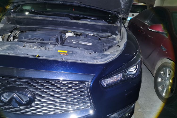 Used Infiniti QX60 2016 2.5 S/C Hybrid Two-Wheel-Drive Excellence Edition China V Standard Engine Bay Left