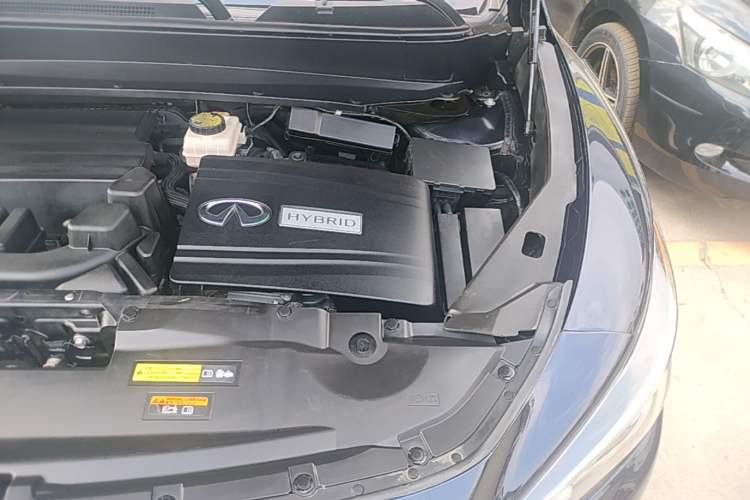 Used Infiniti QX60 2016 2.5 S/C Hybrid Two-Wheel-Drive Excellence Edition China V Standard Engine Bay Left
