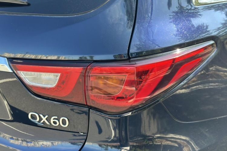 Used Infiniti QX60 2016 2.5 S/C Hybrid Two-Wheel-Drive Excellence Edition China V Standard Exterior 9