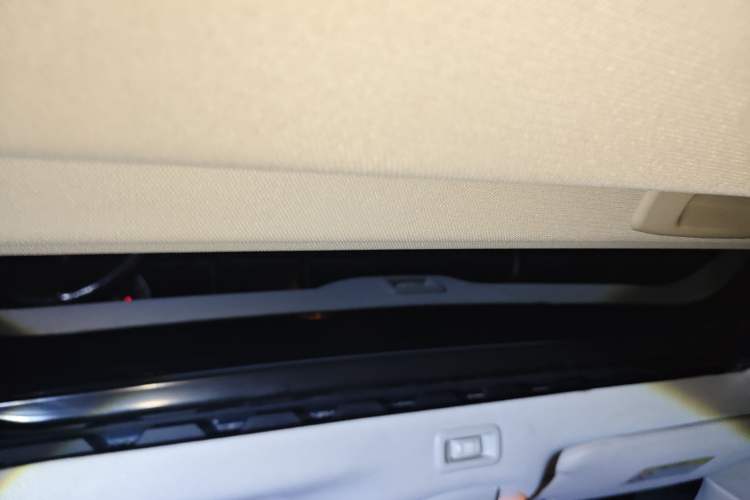 Used Infiniti QX60 2016 2.5 S/C Hybrid Two-Wheel-Drive Excellence Edition China V Standard Headliner