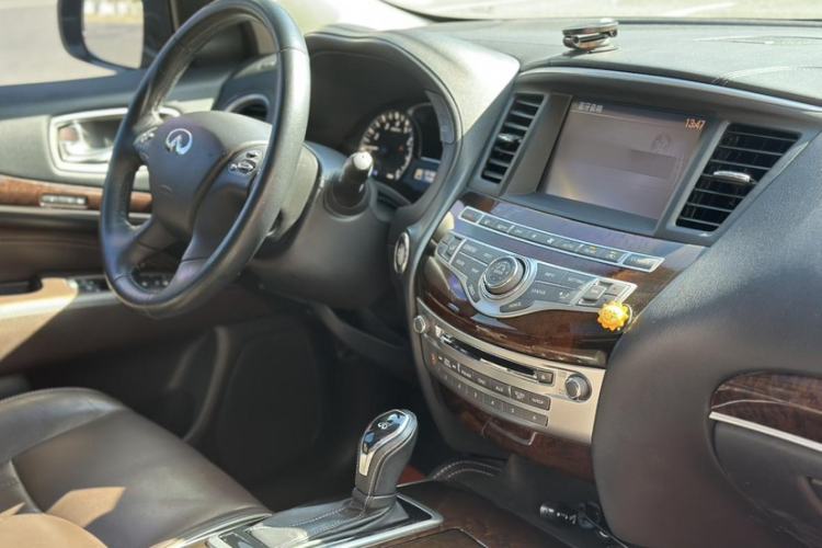 Used Infiniti QX60 2016 2.5 S/C Hybrid Two-Wheel-Drive Excellence Edition China V Standard Interior 2