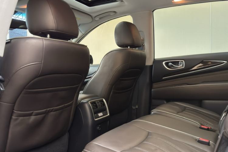Used Infiniti QX60 2016 2.5 S/C Hybrid Two-Wheel-Drive Excellence Edition China V Standard Interior 3