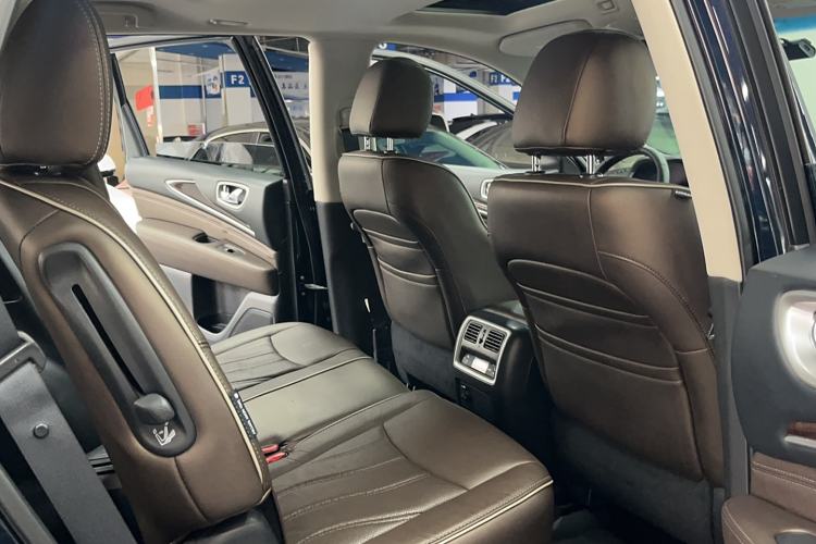 Used Infiniti QX60 2016 2.5 S/C Hybrid Two-Wheel-Drive Excellence Edition China V Standard Interior 6