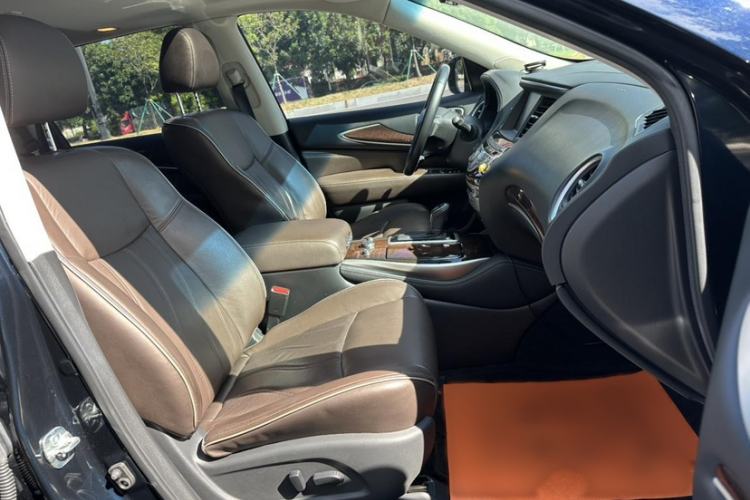 Used Infiniti QX60 2016 2.5 S/C Hybrid Two-Wheel-Drive Excellence Edition China V Standard Interior 6