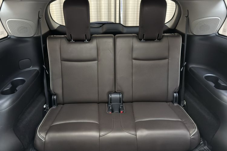Used Infiniti QX60 2016 2.5 S/C Hybrid Two-Wheel-Drive Excellence Edition China V Standard Interior 9