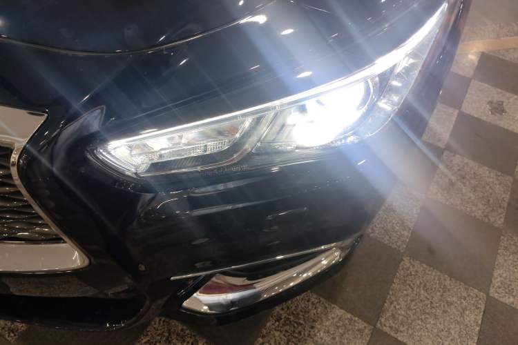 Used Infiniti QX60 2016 2.5 S/C Hybrid Two-Wheel-Drive Excellence Edition China V Standard Left Front Headlight