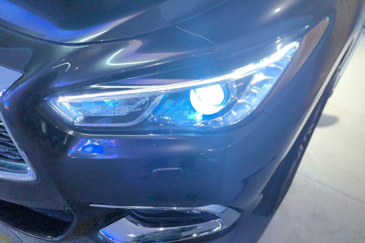 Used Infiniti QX60 2016 2.5 S/C Hybrid Two-Wheel-Drive Excellence Edition China V Standard Left Front Headlight