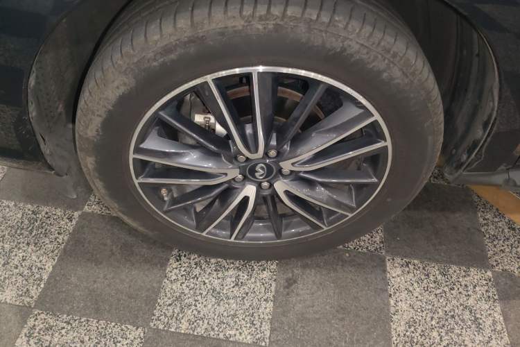 Used Infiniti QX60 2016 2.5 S/C Hybrid Two-Wheel-Drive Excellence Edition China V Standard Left Front Wheel Hub