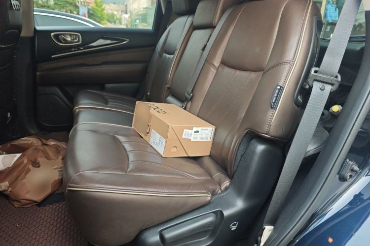 Used Infiniti QX60 2016 2.5 S/C Hybrid Two-Wheel-Drive Excellence Edition China V Standard Left Rear Seat