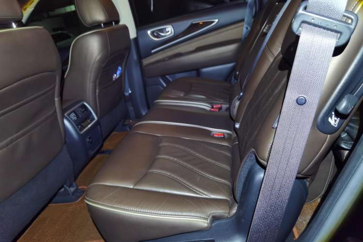 Used Infiniti QX60 2016 2.5 S/C Hybrid Two-Wheel-Drive Excellence Edition China V Standard Left Rear Seat