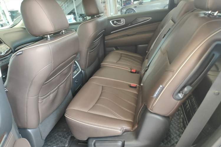 Used Infiniti QX60 2016 2.5 S/C Hybrid Two-Wheel-Drive Excellence Edition China V Standard Left Rear Seat