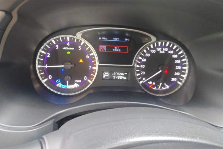 Used Infiniti QX60 2016 2.5 S/C Hybrid Two-Wheel-Drive Excellence Edition China V Standard Odometer Close Up