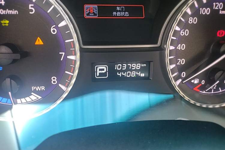 Used Infiniti QX60 2016 2.5 S/C Hybrid Two-Wheel-Drive Excellence Edition China V Standard Odometer Close Up