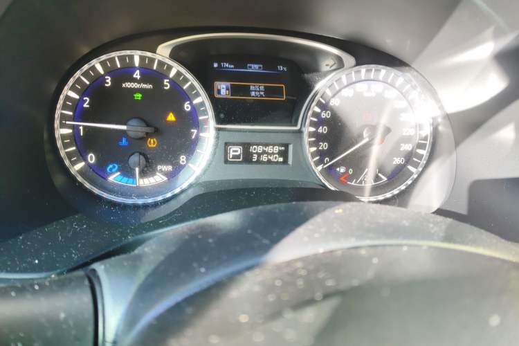 Used Infiniti QX60 2016 2.5 S/C Hybrid Two-Wheel-Drive Excellence Edition China V Standard Odometer Close Up
