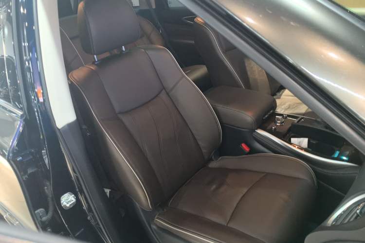 Used Infiniti QX60 2016 2.5 S/C Hybrid Two-Wheel-Drive Excellence Edition China V Standard Right Front Seat