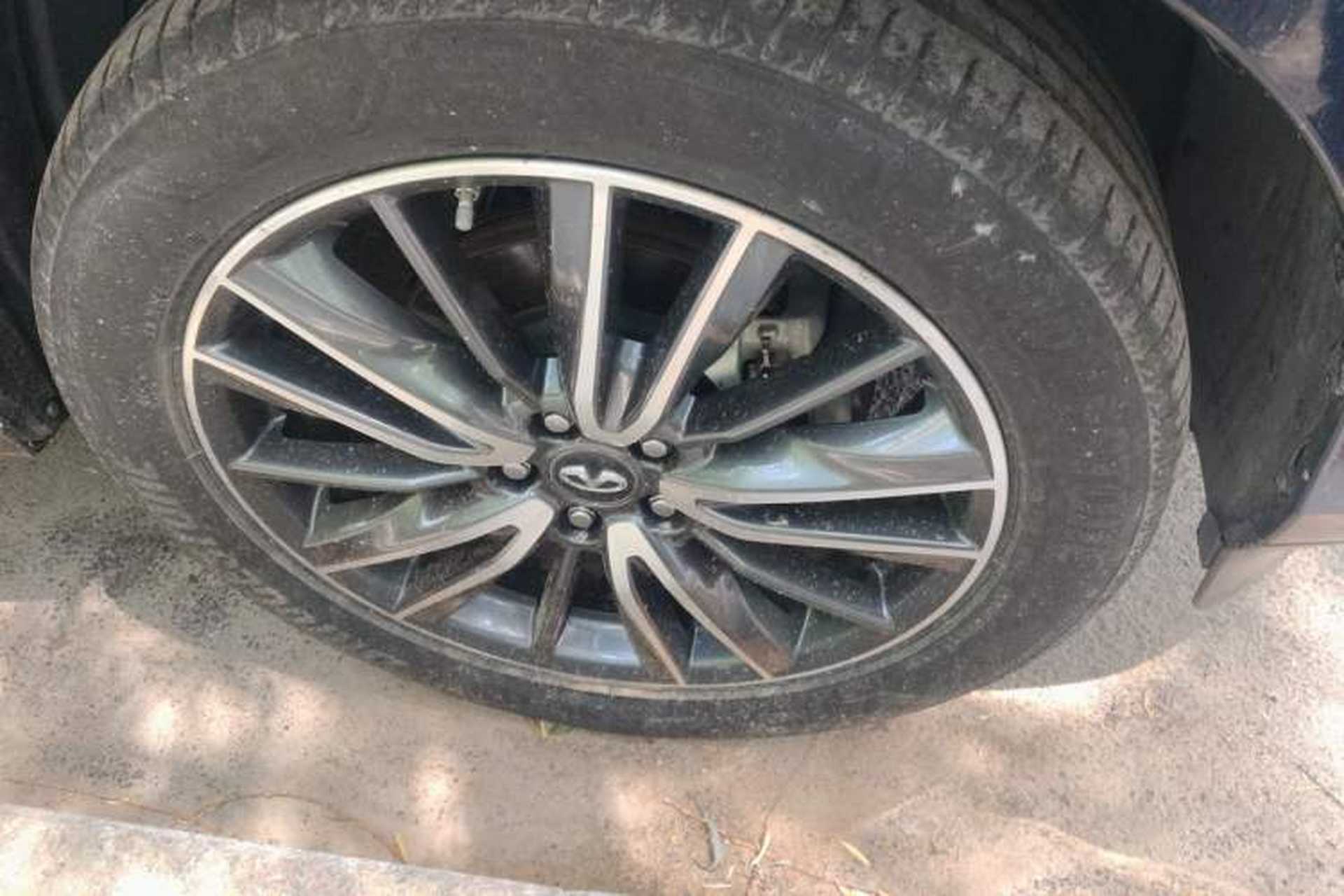 Used Infiniti QX60 2016 2.5 S/C Hybrid Two-Wheel-Drive Excellence Edition China V Standard Right Front Wheel Hub