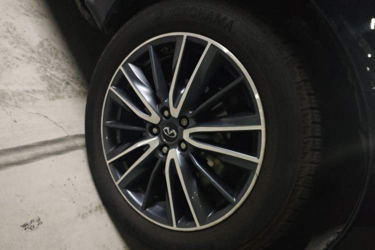 Used Infiniti QX60 2016 2.5 S/C Hybrid Two-Wheel-Drive Excellence Edition China V Standard Right Front Wheel Hub