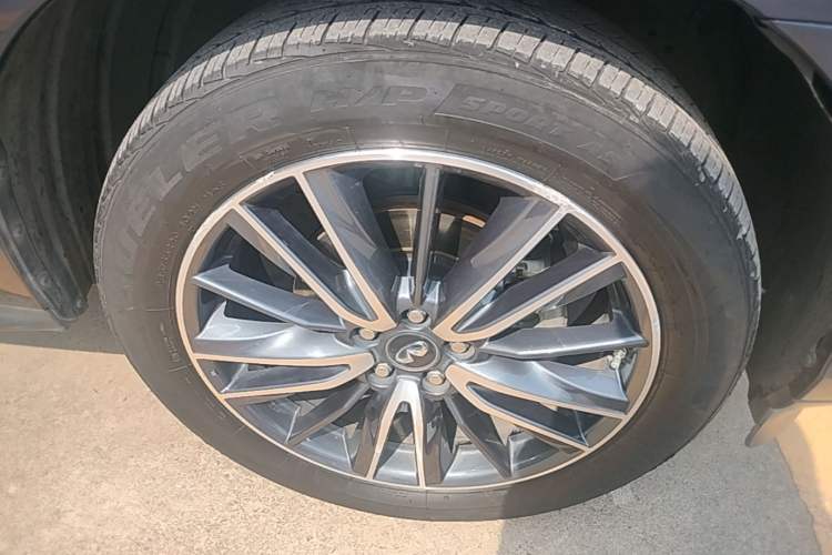 Used Infiniti QX60 2016 2.5 S/C Hybrid Two-Wheel-Drive Excellence Edition China V Standard Right Front Wheel Hub