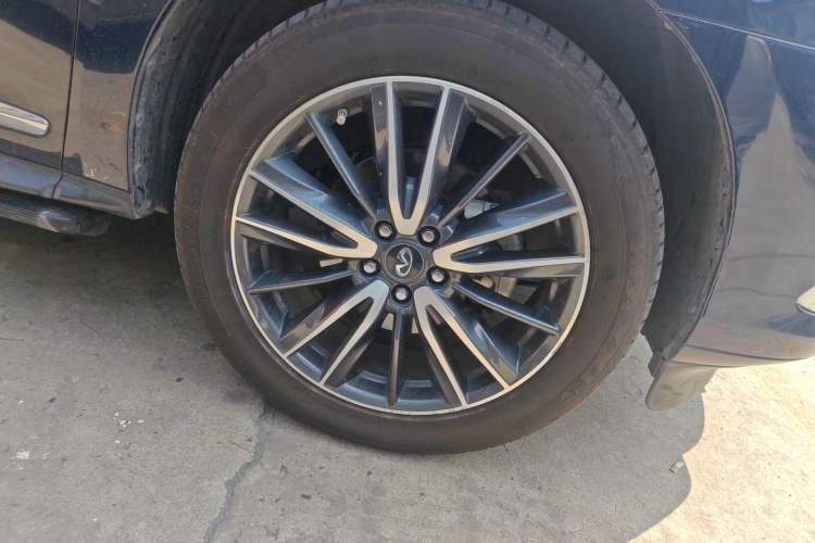 Used Infiniti QX60 2016 2.5 S/C Hybrid Four-Wheel Drive All-Terrain Version China V Emission Standard Right Front Wheel Hub