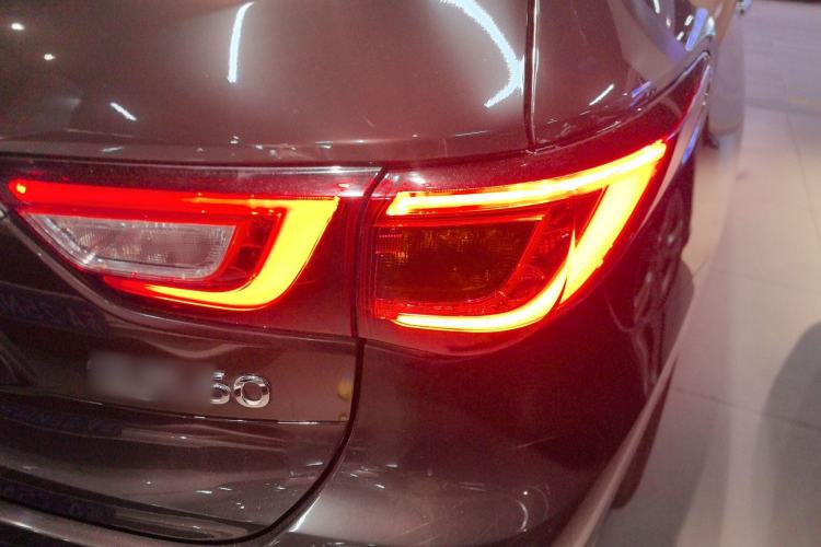 Used Infiniti QX60 2016 2.5 S/C Hybrid Two-Wheel-Drive Excellence Edition China V Standard Right Rear Taillight