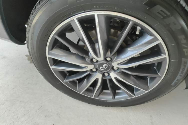Used Infiniti QX60 2016 2.5 S/C Hybrid Two-Wheel-Drive Excellence Edition China V Standard Right Rear Wheel Hub