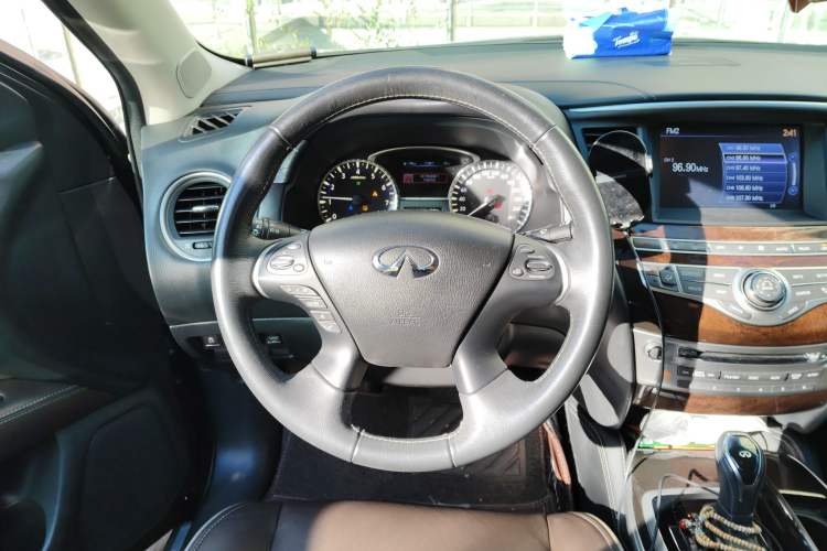 Used Infiniti QX60 2016 2.5 S/C Hybrid Two-Wheel-Drive Excellence Edition China V Standard Steering Wheel