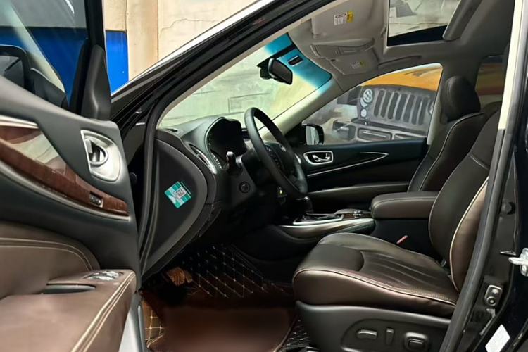 Used Infiniti QX60 2016 2.5 S/C Hybrid Two-Wheel-Drive Excellence Edition China V Standard Interior 3