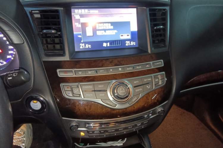 Used Infiniti QX60 2016 2.5 S/C Hybrid Two-Wheel-Drive Excellence Edition China V Standard Audio And AC Panel