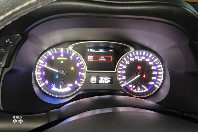 Used Infiniti QX60 2016 2.5 S/C Hybrid Two-Wheel-Drive Excellence Edition China V Standard Instrument Cluster