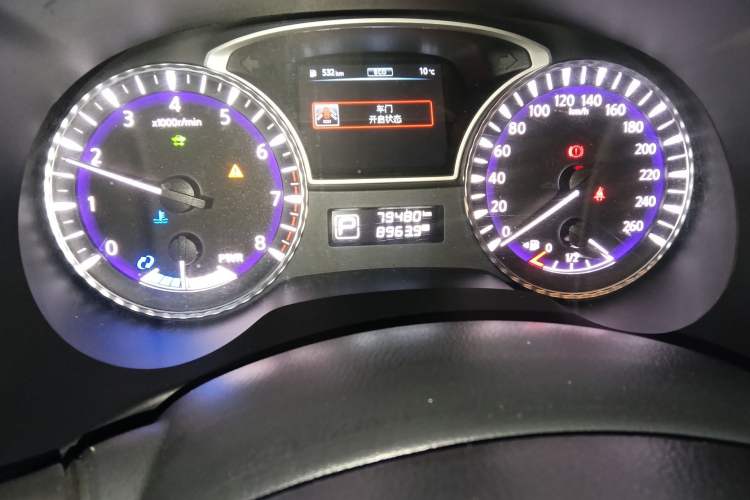 Used Infiniti QX60 2016 2.5 S/C Hybrid Two-Wheel-Drive Excellence Edition China V Standard Odometer Close Up