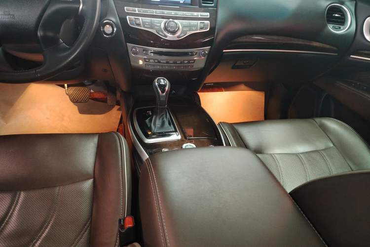 Used Infiniti QX60 2016 2.5 S/C Hybrid Two-Wheel-Drive Excellence Edition China V Standard Gear Lever