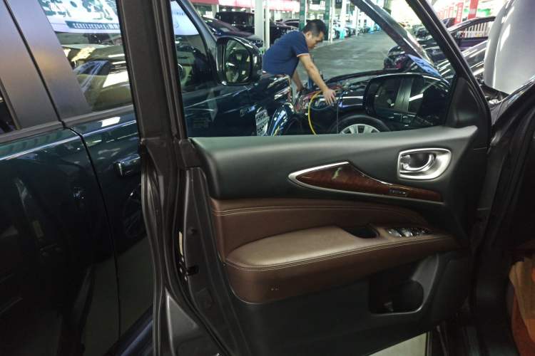 Used Infiniti QX60 2016 2.5 S/C Hybrid Two-Wheel-Drive Excellence Edition China V Standard Left Front Door Interior