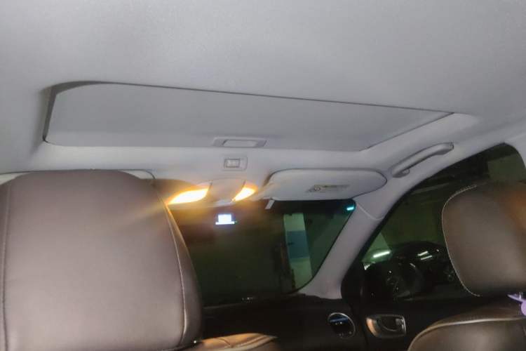 Used Infiniti QX60 2016 2.5 S/C Hybrid Two-Wheel-Drive Excellence Edition China V Standard Headliner