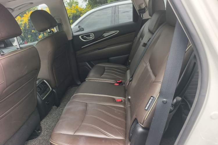 Used Infiniti QX60 2016 2.5 S/C Hybrid Two-Wheel-Drive Excellence Edition China V Standard Left Rear Seat