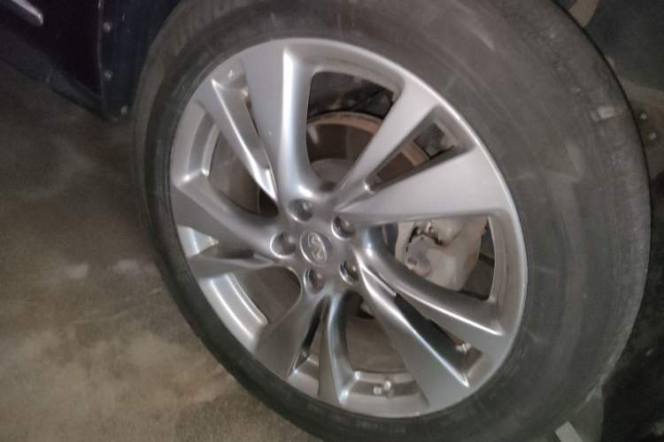Used Infiniti QX60 2016 2.5 S/C Hybrid Two-Wheel-Drive Excellence Edition China V Standard Right Front Wheel Hub