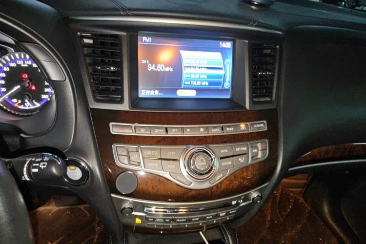 Used Infiniti QX60 2016 2.5 S/C Hybrid Two-Wheel-Drive Excellence Edition China V Standard Audio And AC Panel