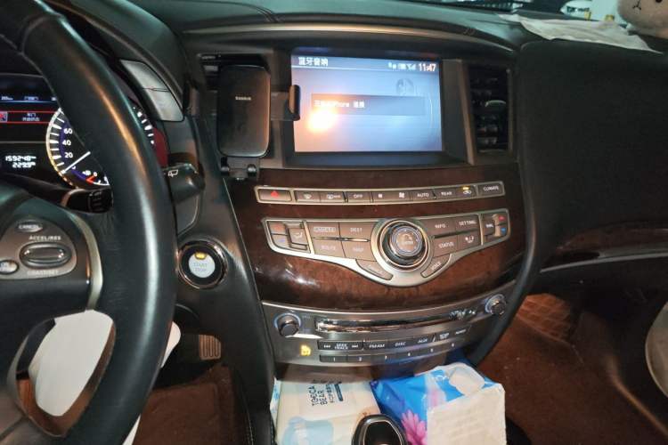 Used Infiniti QX60 2016 2.5 S/C Hybrid Two-Wheel-Drive Excellence Edition China V Standard Audio And AC Panel