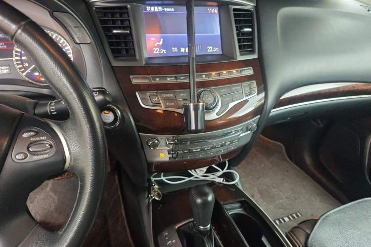 Used Infiniti QX60 2016 2.5 S/C Hybrid Two-Wheel-Drive Excellence Edition China V Standard Audio And AC Panel