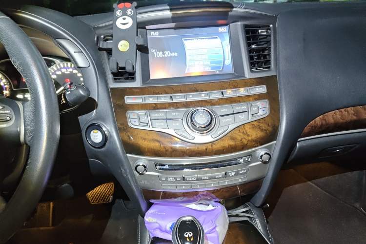 Used Infiniti QX60 2016 2.5 S/C Hybrid Two-Wheel-Drive Excellence Edition China V Standard Audio And AC Panel