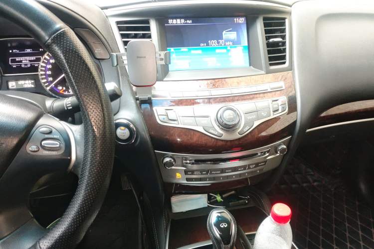 Used Infiniti QX60 2016 2.5 S/C Hybrid Two-Wheel-Drive Excellence Edition China V Standard Audio And AC Panel