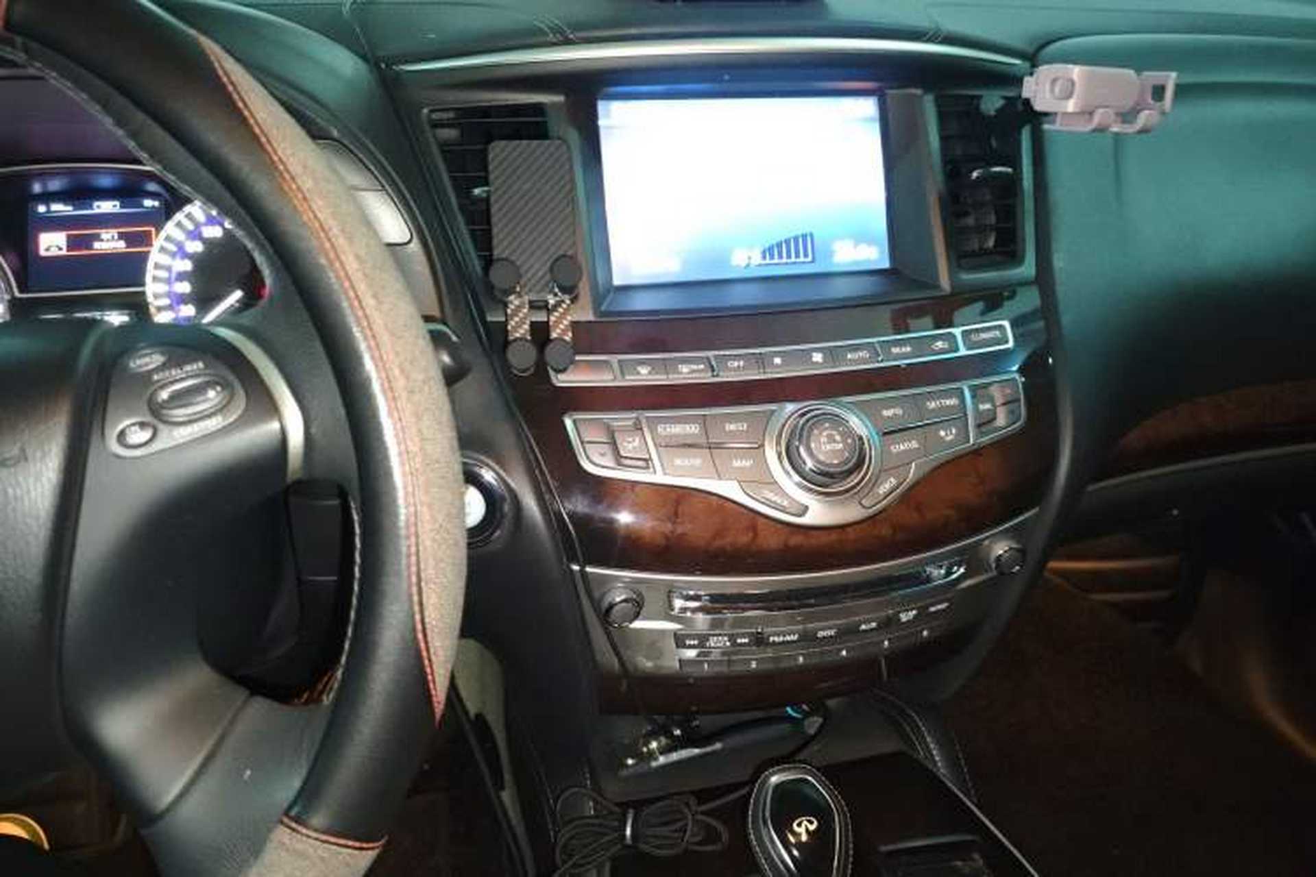 Used Infiniti QX60 2016 2.5 S/C Hybrid Two-Wheel-Drive Excellence Edition China V Standard Audio And AC Panel