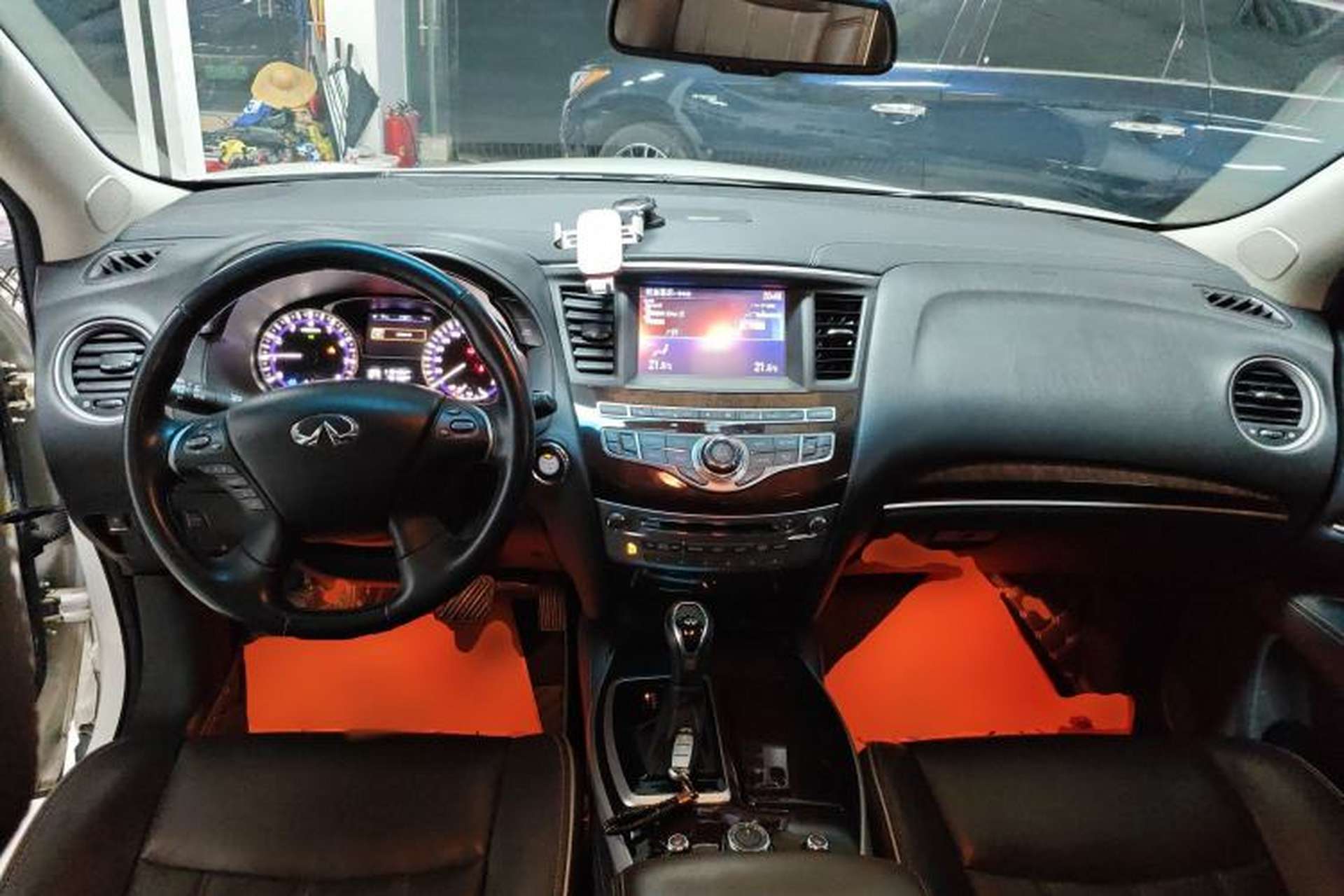 Used Infiniti QX60 2016 2.5 S/C Hybrid Two-Wheel-Drive Excellence Edition China V Standard Center Console