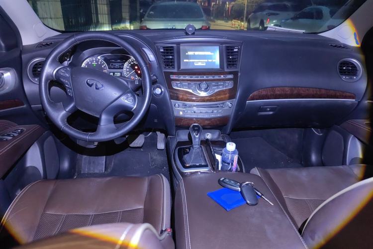 Used Infiniti QX60 2016 2.5 S/C Hybrid Two-Wheel-Drive Excellence Edition China V Standard Center Console